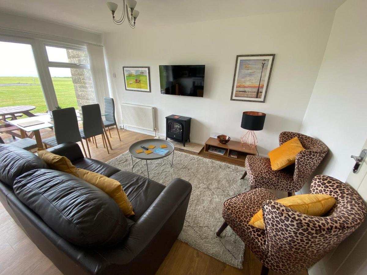 פרשווטר Seaview Self-Catering Coastal Bungalow In Rural West Wight מראה חיצוני תמונה