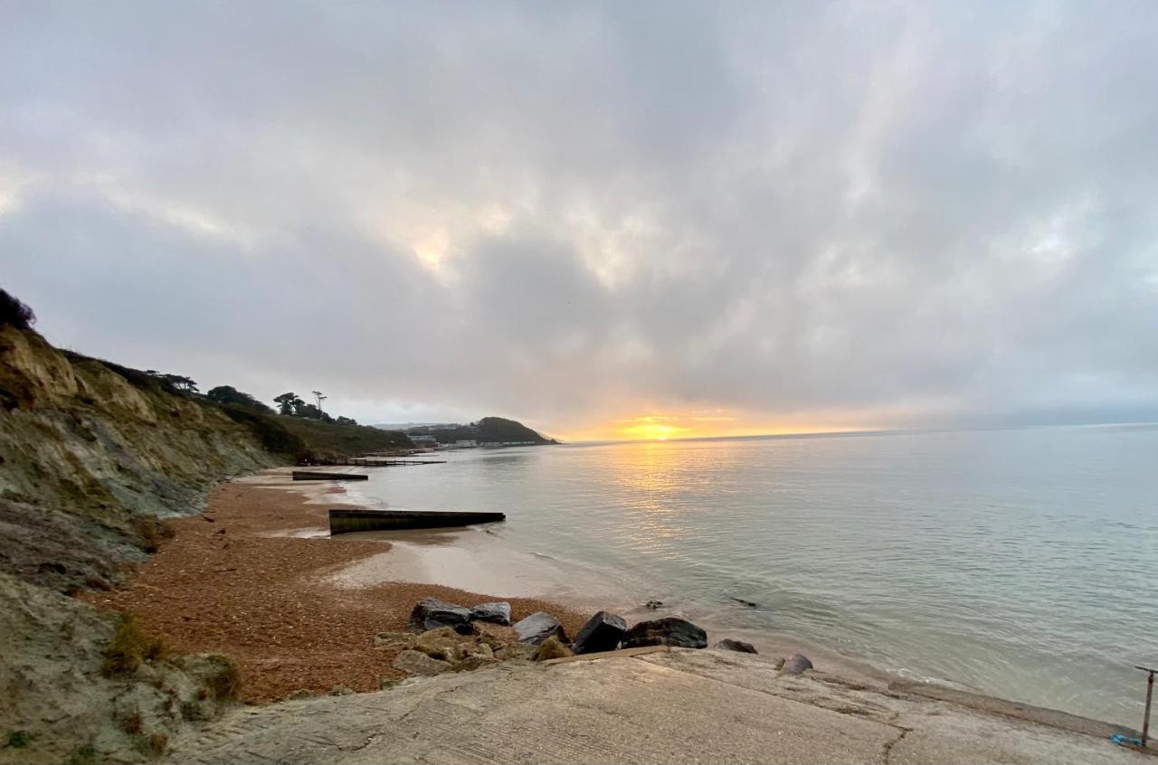 פרשווטר Seaview Self-Catering Coastal Bungalow In Rural West Wight מראה חיצוני תמונה