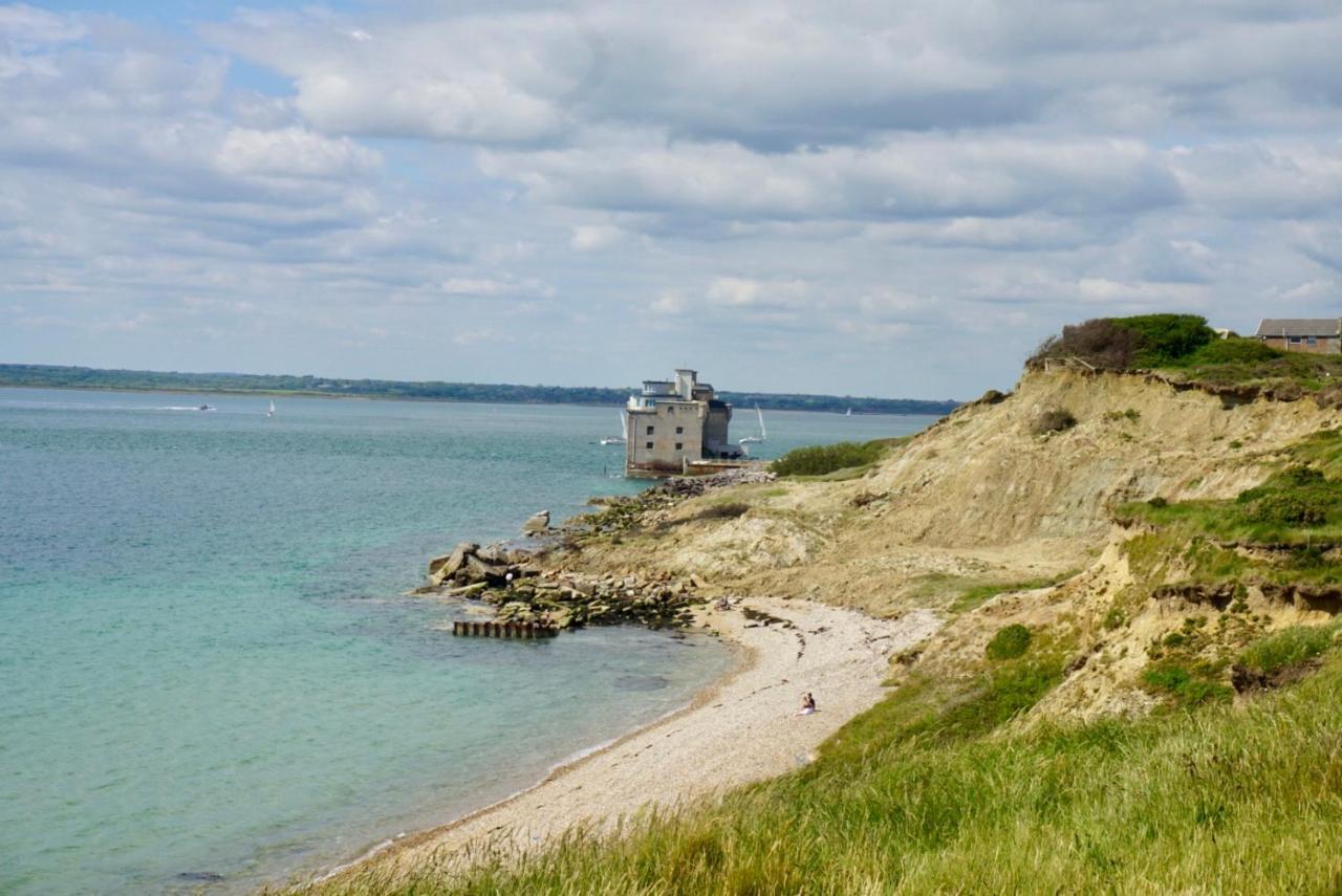 פרשווטר Seaview Self-Catering Coastal Bungalow In Rural West Wight מראה חיצוני תמונה