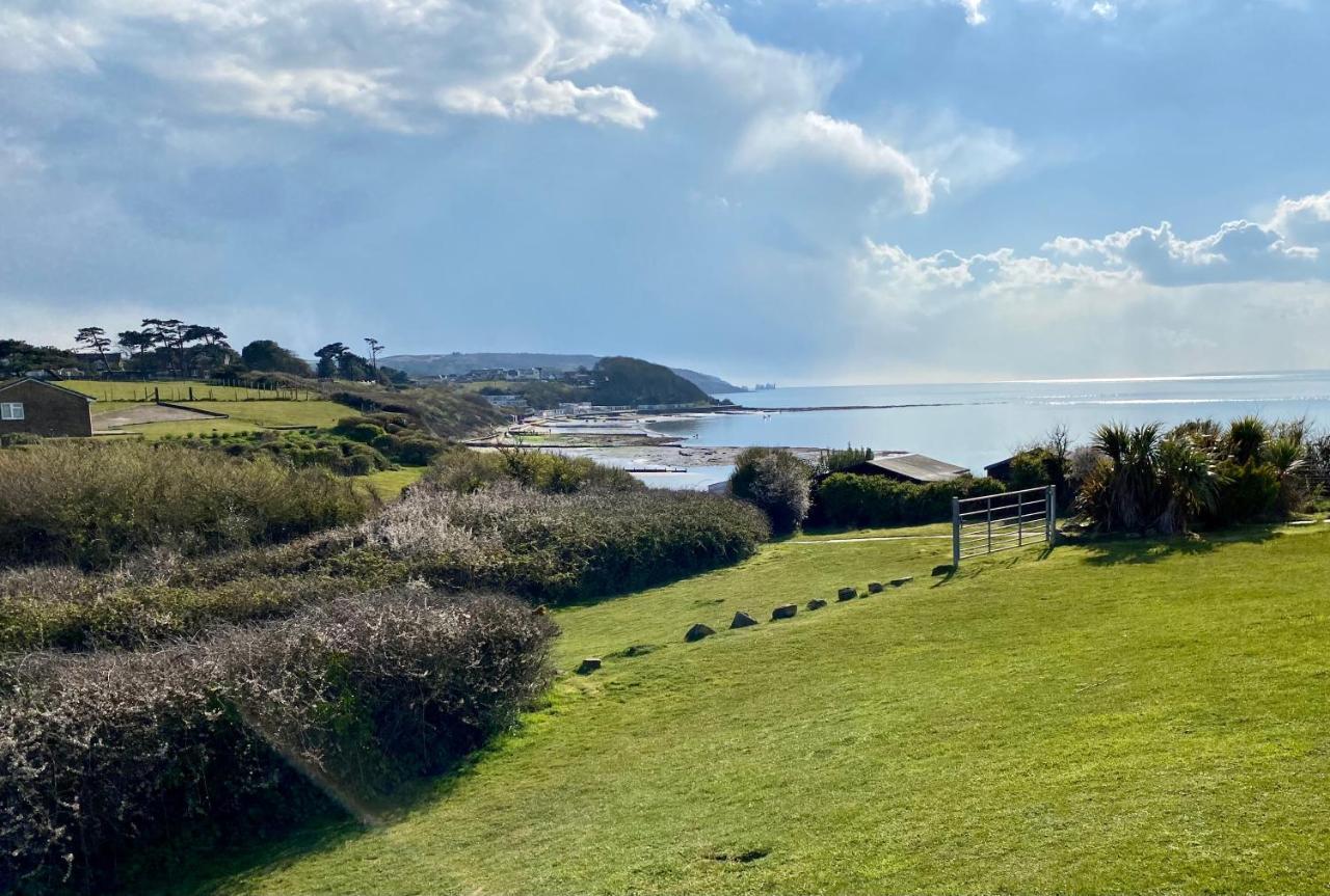 פרשווטר Seaview Self-Catering Coastal Bungalow In Rural West Wight מראה חיצוני תמונה