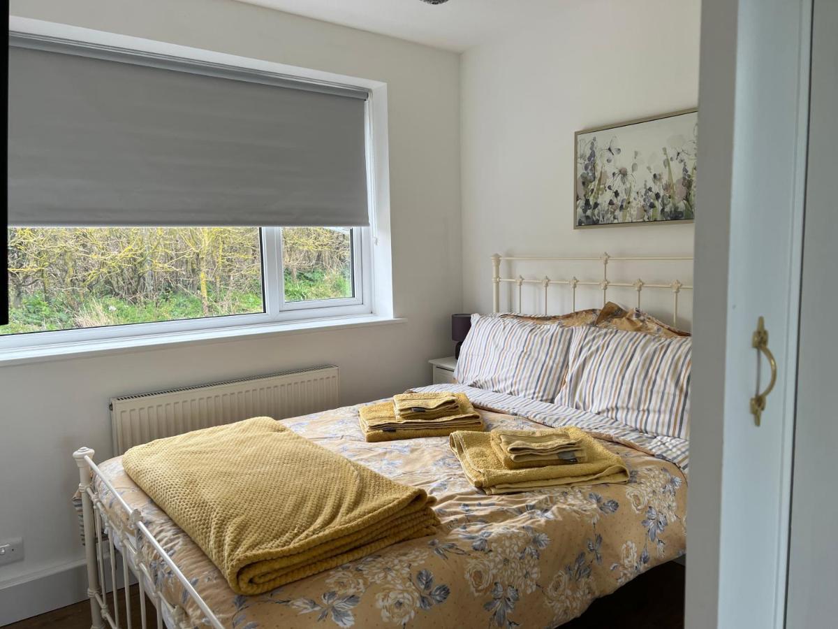 פרשווטר Seaview Self-Catering Coastal Bungalow In Rural West Wight מראה חיצוני תמונה